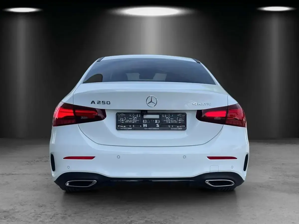 Gebraucht Mercedes A250 AMG 224 PS (164 kW) 2024 Polarweiß Limousine