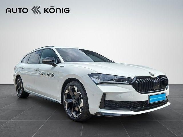 Weiß Gebraucht 2025 Skoda Superb SportLine Kombi | 50.490 € - Bild 1/4