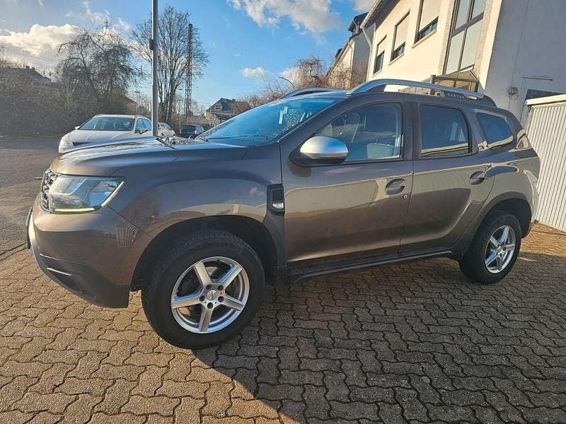 Braun Gebraucht 2019 Dacia Duster Prestige SUV | 9.200 € (Guter Preis) - Bild 1/4