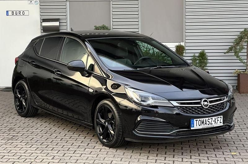 Schwarz Gebraucht 2019 Opel Astra OPC Limousine | 11.950 € (Fairer Preis) - Bild 1/4