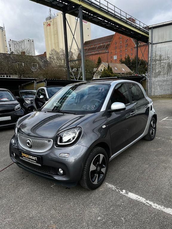 Grau Gebraucht 2019 Smart ForFour Passion Kleinwagen | 9.990 € (Fairer Preis) - Bild 1/4