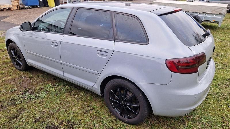 Gebraucht Audi A3 Attraction 102 PS (75 kW) 2009 Grau Kombi