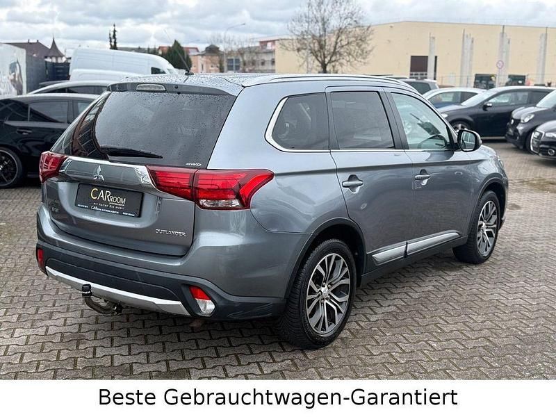 Gebraucht Mitsubishi Outlander Plus 150 PS (110 kW) 2015 Grau SUV