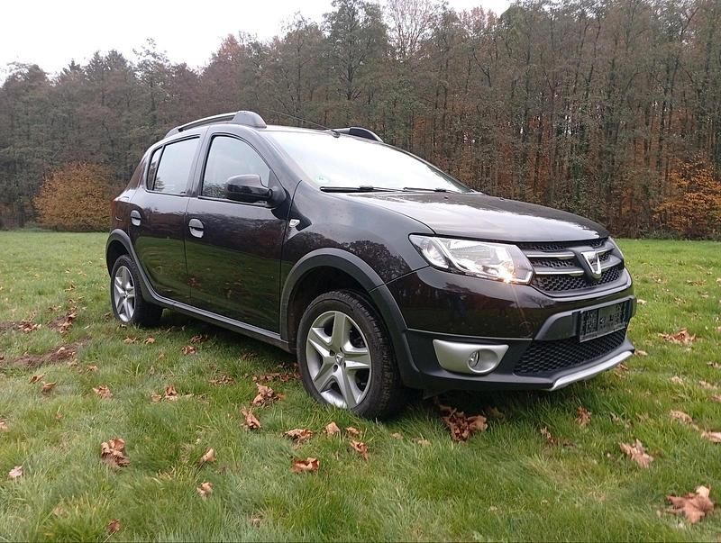 Gebraucht 2015 Dacia Sandero Stepway SUV | 5.550 € (Fairer Preis) - Bild 1/4