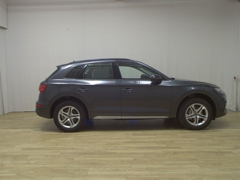Manhattangrau metallic Gebraucht 2021 Audi Q5 Advanced SUV | 26.780 € (Superpreis) - Bild 1/4