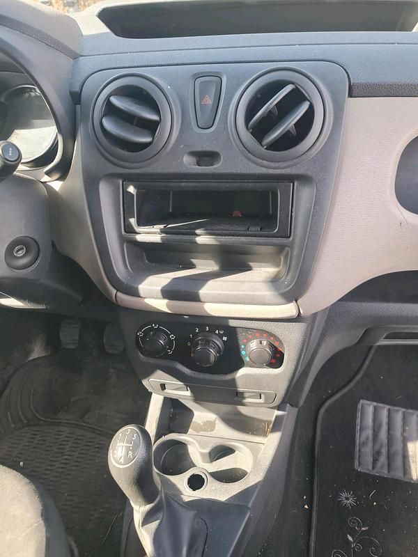 Gebraucht Dacia Dokker 2013 Weiß Van / Kleinbus