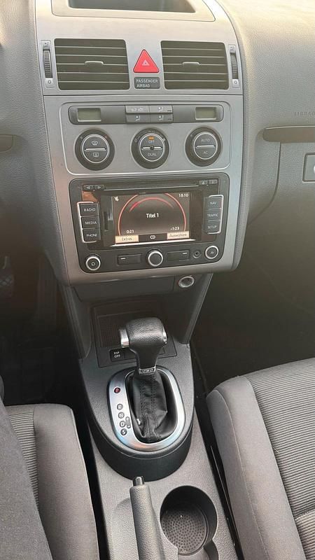 Gebraucht VW Touran 105 PS (77 kW) 2010 Grau Van / Kleinbus