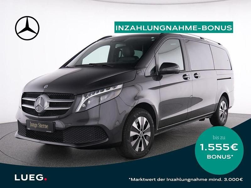 Grau Gebraucht 2024 Mercedes V300 Van / Kleinbus | 71.495 € (Guter Preis) - Bild 1/4