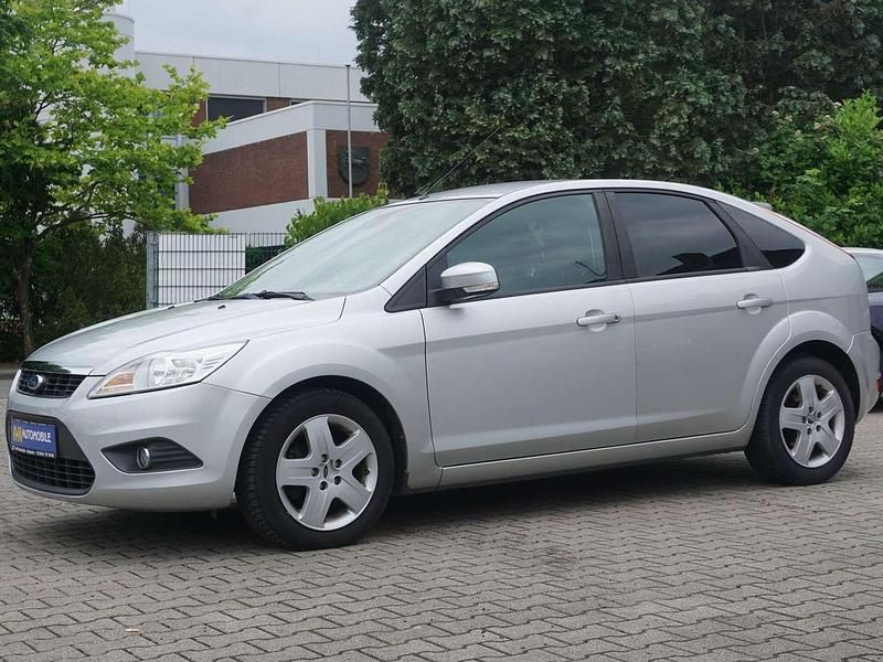 Silber Gebraucht 2009 Ford Focus Style Limousine | 3.499 € (Fairer Preis) - Bild 1/4