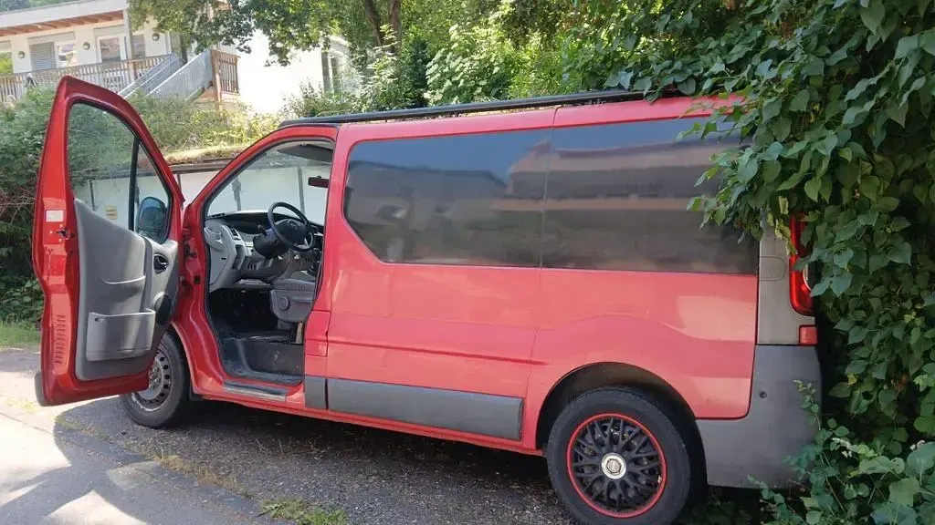Gebraucht Opel Vivaro 145 PS (106 kW) 2008 Rot Van / Kleinbus