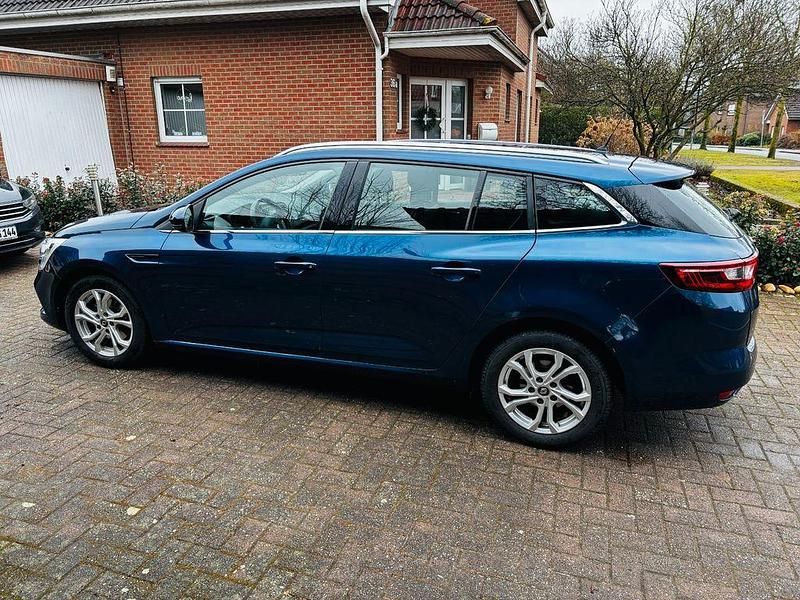 Gebraucht Renault Mégane IV Bose Edition 132 PS (97 kW) 2018 Blau Limousine