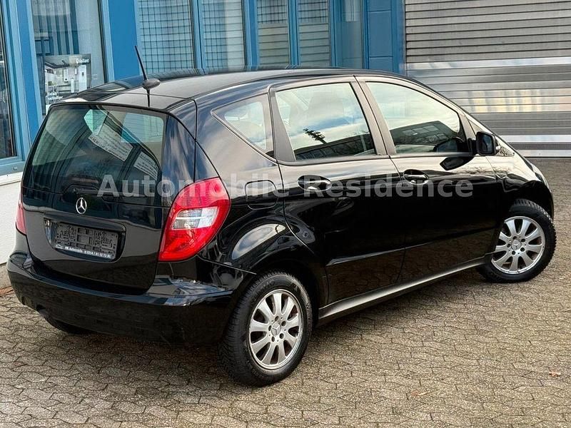 Gebraucht Mercedes A180 109 PS (80 kW) 2011 Schwarz Limousine