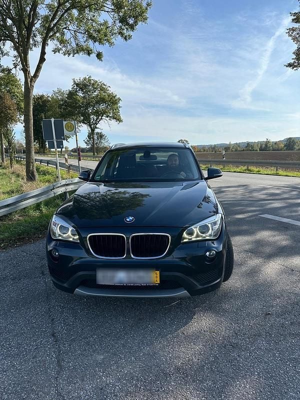 Blau Gebraucht 2013 BMW X1 SUV | 8.100 € (Guter Preis) - Bild 1/4