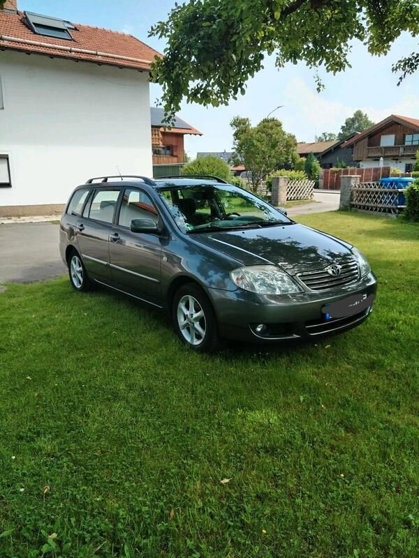 Grau Gebraucht 2007 Toyota Corolla Kombi | 4.000 € - Bild 1/4