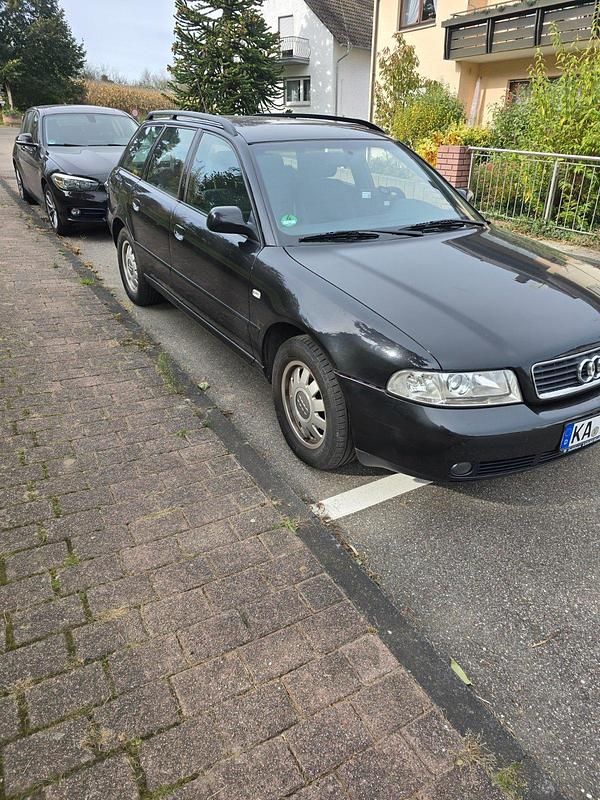 Schwarz Gebraucht 2001 Audi A4 Kombi | 2.100 € (Guter Preis) - Bild 1/4