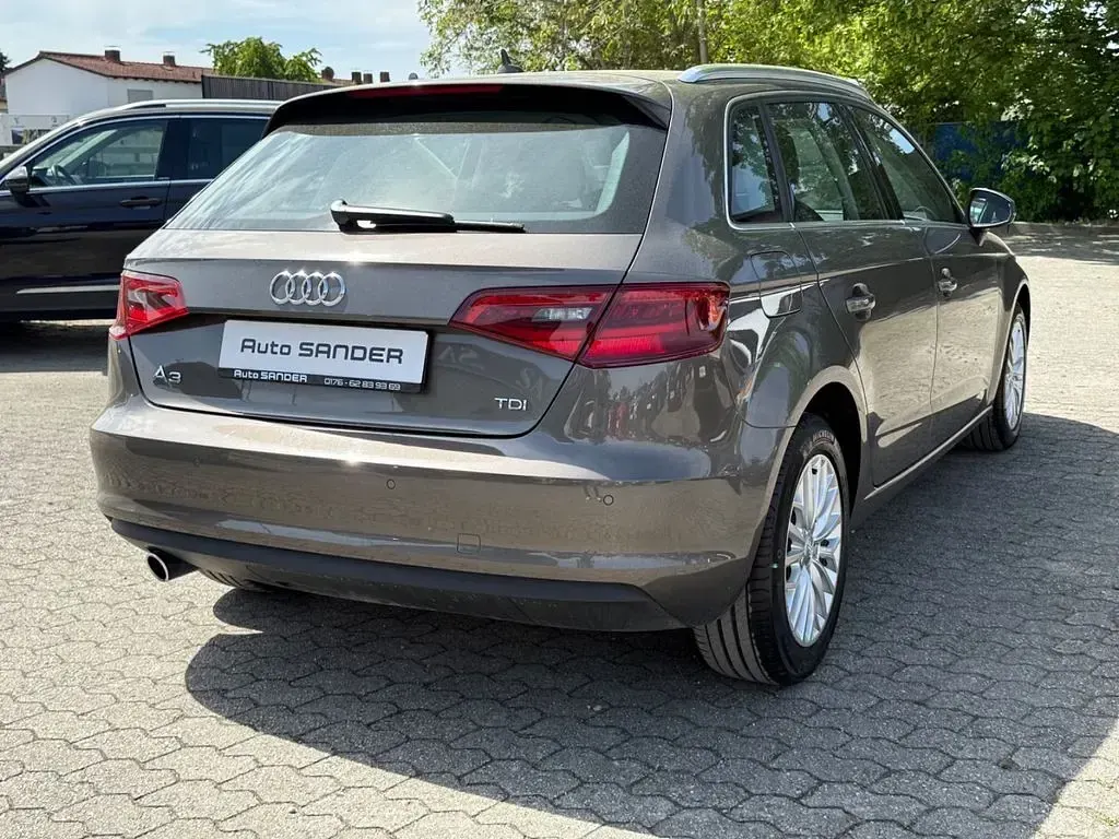 Gebraucht Audi A3 Ambiente 110 PS (80 kW) 2015 Dakotagrau Limousine