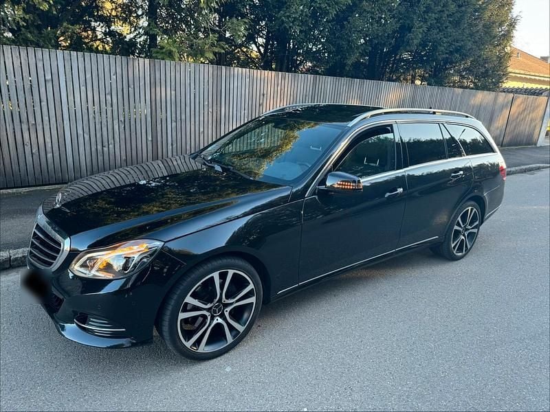 Gebraucht Mercedes E250 211 PS (155 kW) 2015 Schwarz Kombi