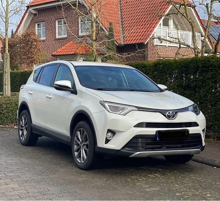Gebraucht Toyota RAV4 Edition 143 PS (105 kW) 2016 Weiß SUV