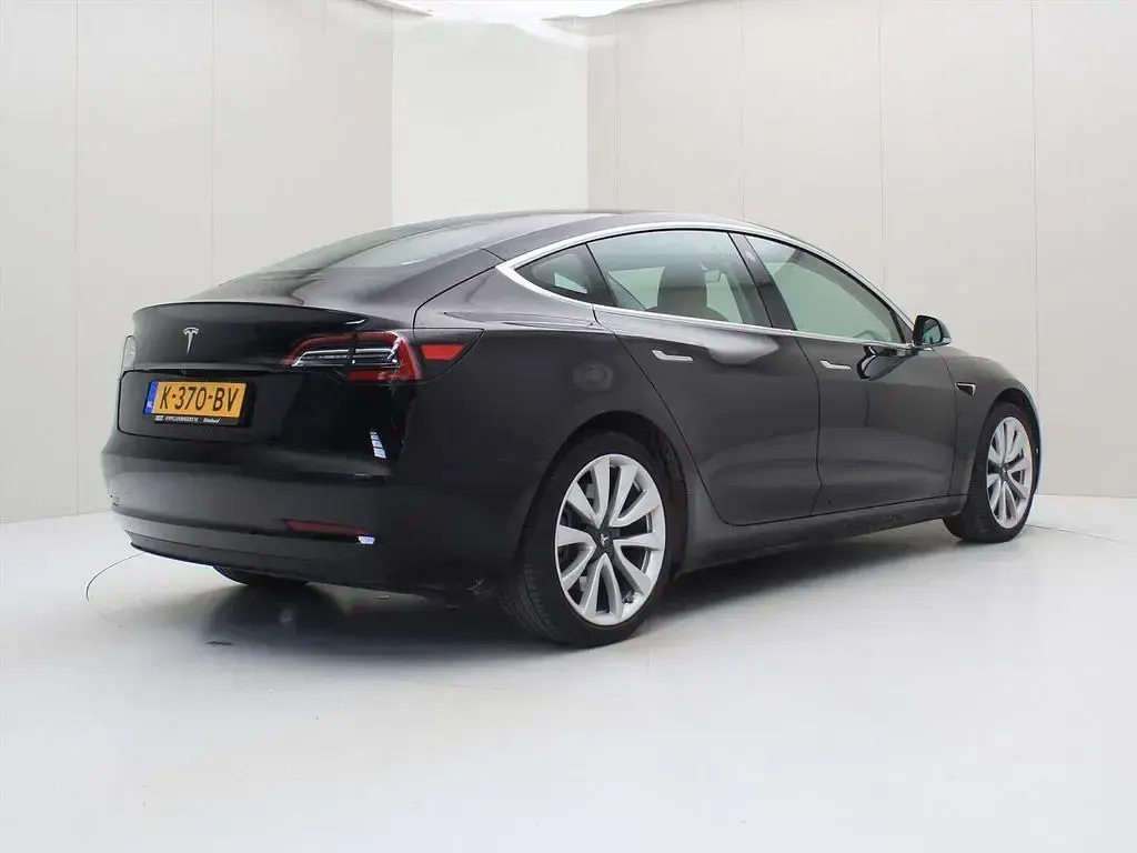 Brugt Tesla Model 3 Standard Range 225 kW (306 HK) 2020 Sort Sedan