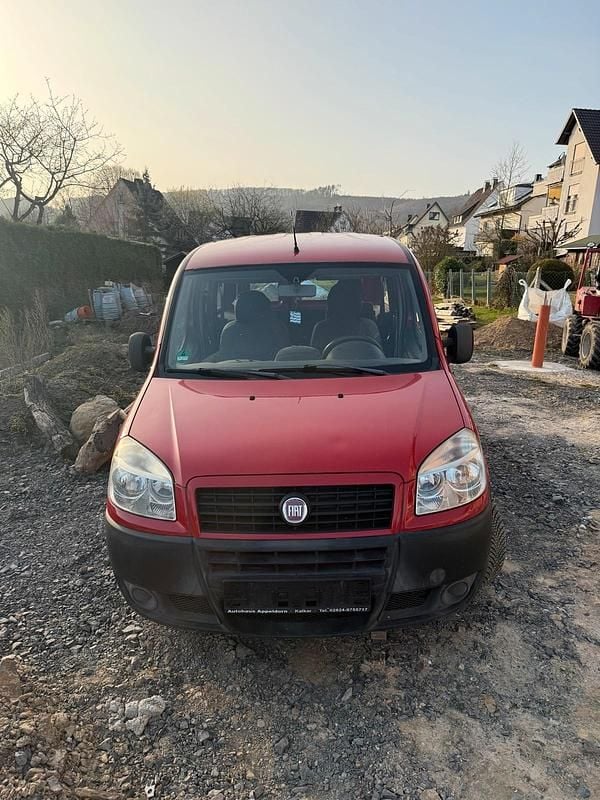 Gebraucht Fiat Doblò 77 PS (56 kW) 2009 Rot Van / Kleinbus