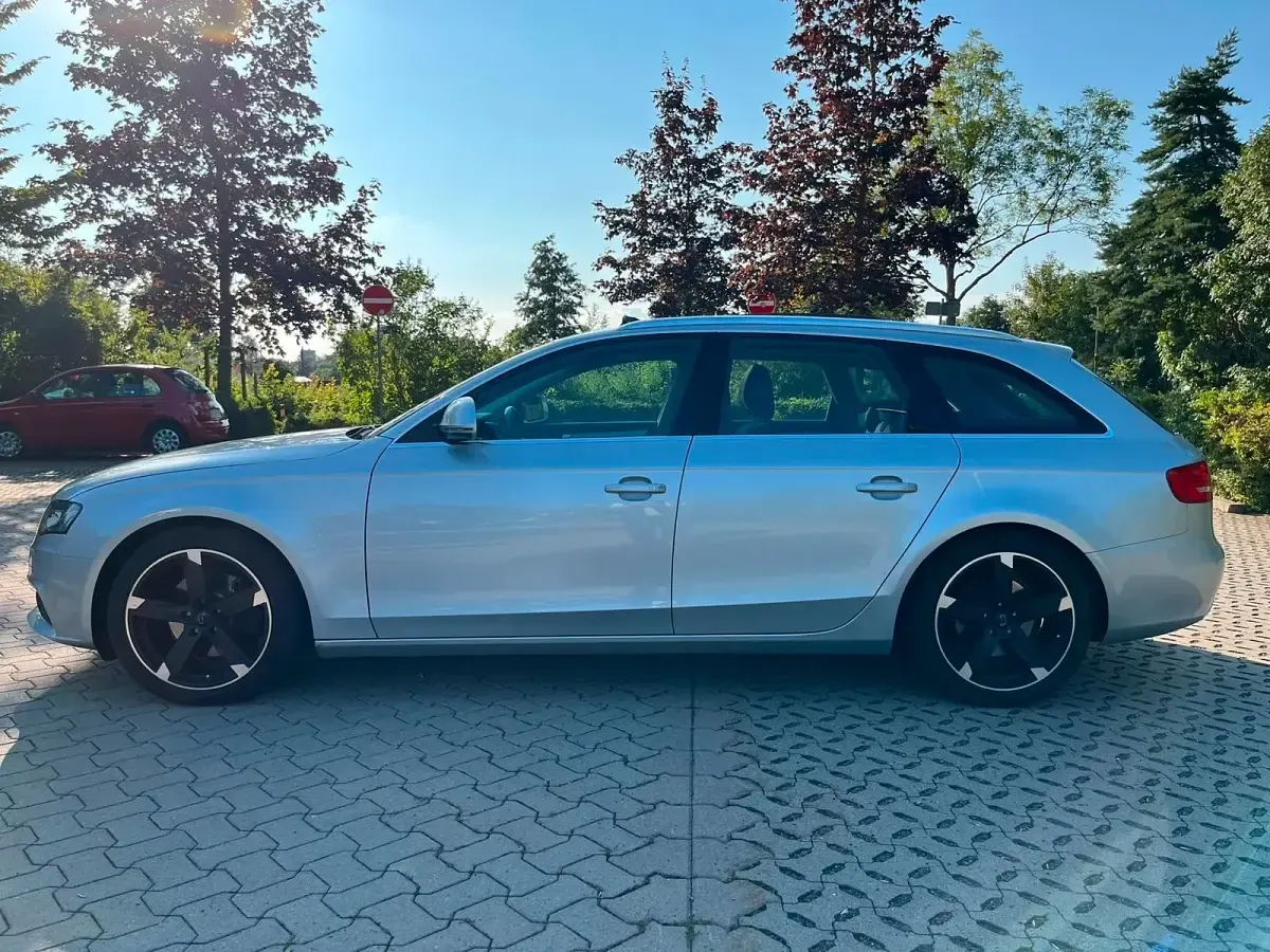 Gebraucht Audi A4 Attraction 160 PS (117 kW) 2009 Grau Kombi