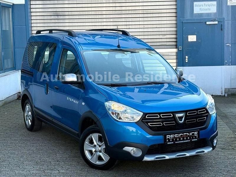 Gebraucht Dacia Dokker Stepway 131 PS (96 kW) 2021 Blau Van / Kleinbus