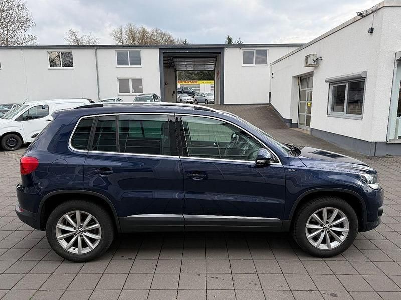 Gebraucht VW Tiguan LOUNGE 150 PS (110 kW) 2015 Blau SUV