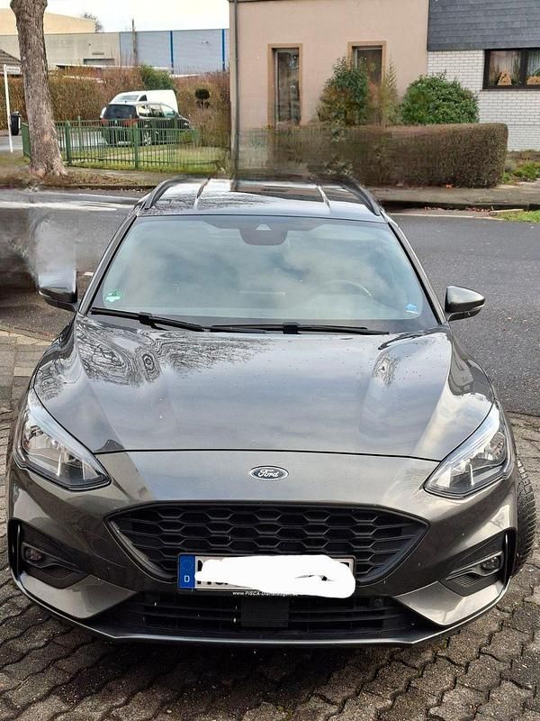 Grau Gebraucht 2019 Ford Focus ST-Line Kombi | 14.300 € (Fairer Preis) - Bild 1/4