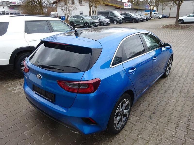 Gebraucht Kia Ceed 140 PS (102 kW) 2018 Blau Kleinwagen