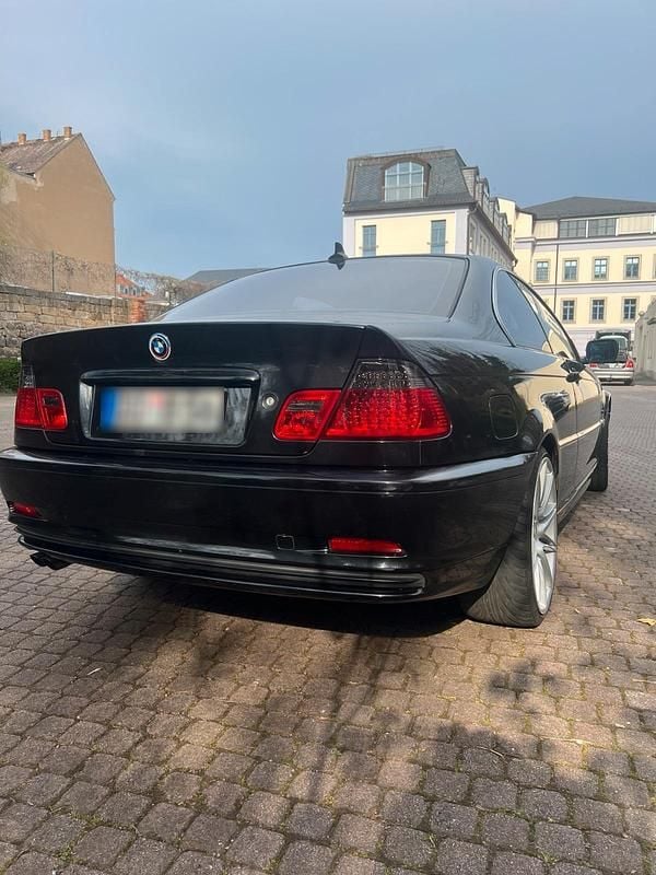 Second-hand BMW 320 170 CP (125 kW) 2001 Negru Coupe
