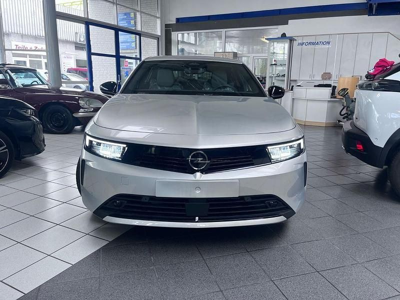 Neu Opel Astra Edition 131 PS (96 kW) 2025 Grau Limousine