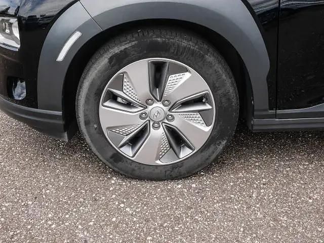 Gebraucht Hyundai Kona Style 150 kW (204 PS) 2021 Phantom black / mic SUV