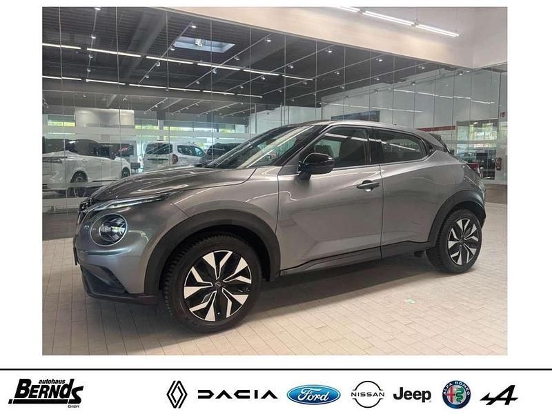 Dark grey met. (kadg) Gebraucht 2024 Nissan Juke Acenta SUV | 18.760 € (Guter Preis) - Bild 1/4