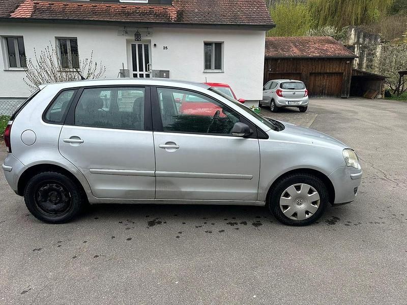 Usata VW Polo Comfortline 75 CV (55 kW) 2005 Grigio Utilitaria