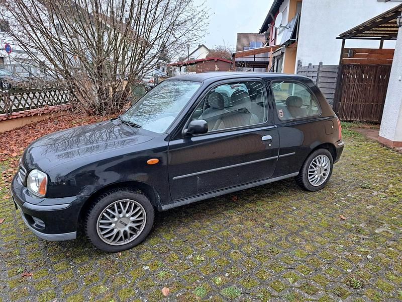 Usata Nissan Micra 60 CV (44 kW) 2001 Nero Utilitaria