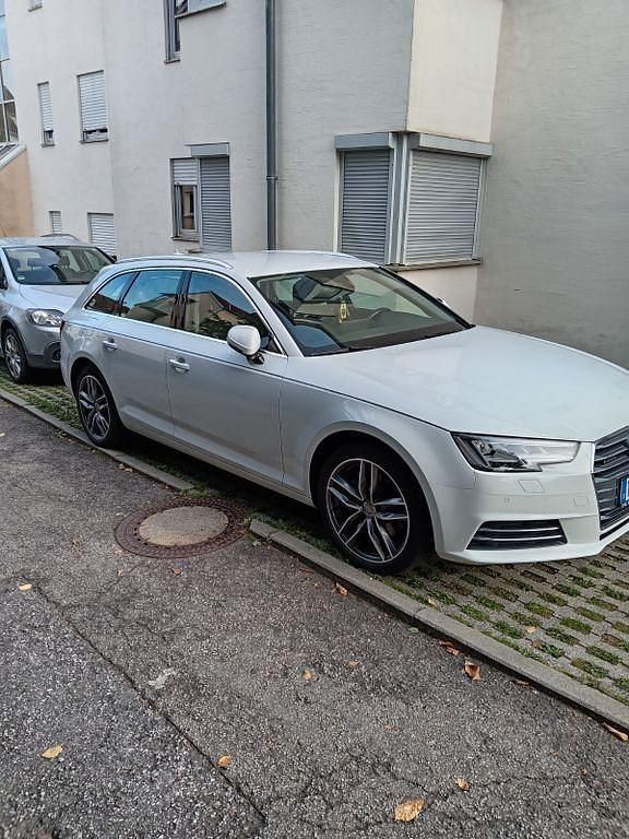 Weiß Gebraucht 2016 Audi A4 Design Kombi | 17.500 € (Fairer Preis) - Bild 1/4
