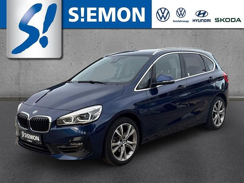 Blau Gebraucht 2021 BMW 218 Active Tourer Sport Line Van / Kleinbus | 22.430 € (Teuer) - Bild 1/4