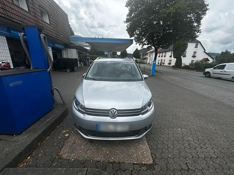 Gebraucht 2015 VW Touran Cup Van / Kleinbus | 10.900 € (Guter Preis) - Bild 1/4