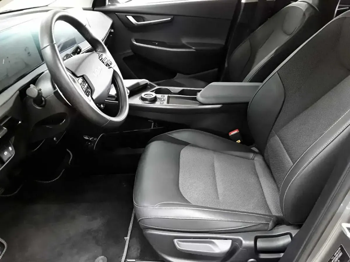 Gebraucht Kia EV6 125 kW (170 PS) 2023 Stahlgrau metallic SUV