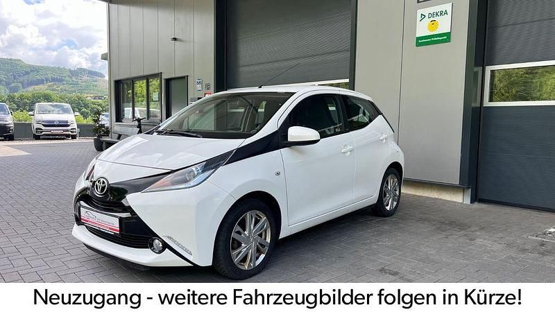 Weiß Gebraucht 2018 Toyota Aygo Edition-S Kleinwagen | 6.990 € (Superpreis) - Bild 1/4