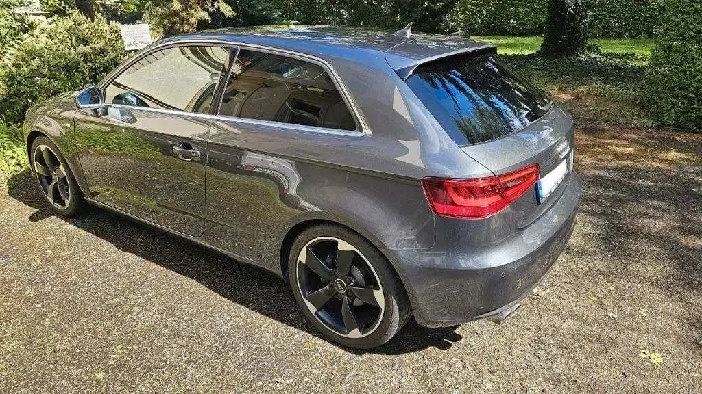 Gebraucht Audi A3 S-line plus 150 PS (110 kW) 2013 Grau Coupé