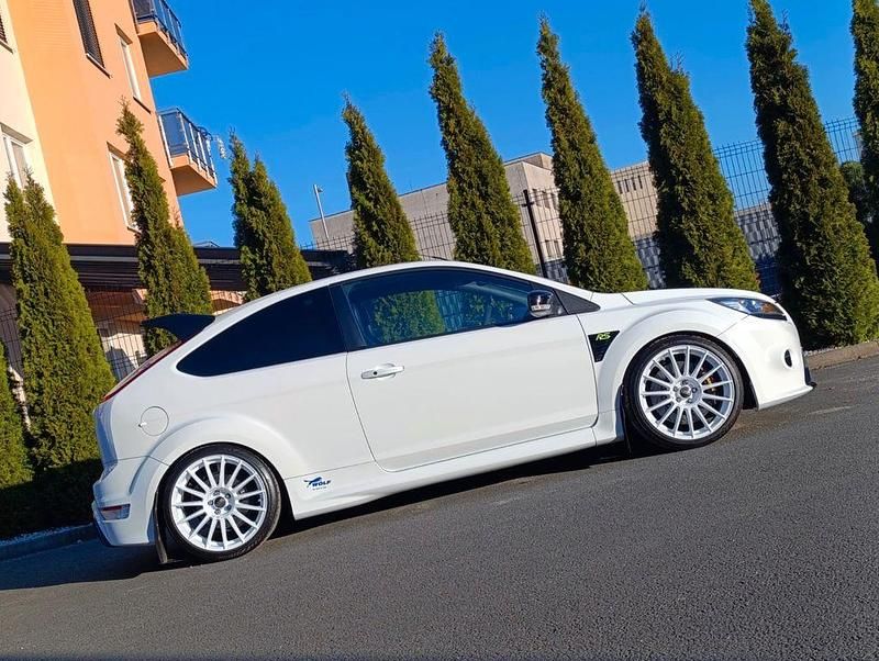 Gebraucht Ford Focus RS 420 PS (308 kW) 2009 Weiß Limousine