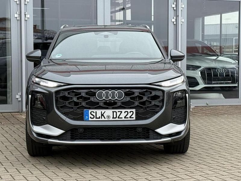 Gebraucht Audi Q3 Ambiente 150 PS (110 kW) 2026 Grau metallic SUV