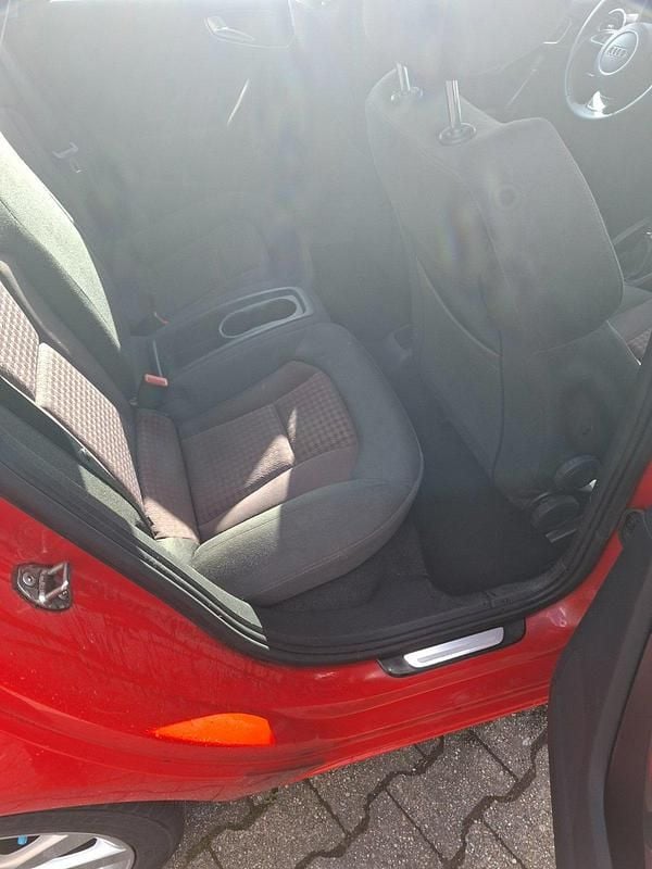 Gebraucht Audi A1 Sportback Attraction 86 PS (63 kW) 2013 Rot Kleinwagen