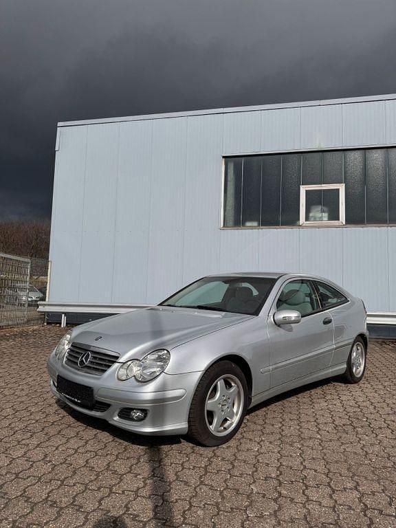 Gebraucht Mercedes C200 163 PS (119 kW) 2004 Silber Coupé