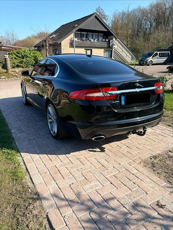 Gebraucht Jaguar XF 241 PS (177 kW) 2011 Schwarz Limousine