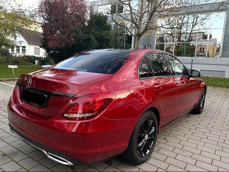 Gebraucht Mercedes C180 156 PS (114 kW) 2017 Rot Limousine
