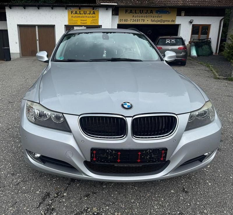 Gebraucht BMW 318 143 PS (105 kW) 2011 Silber Kombi