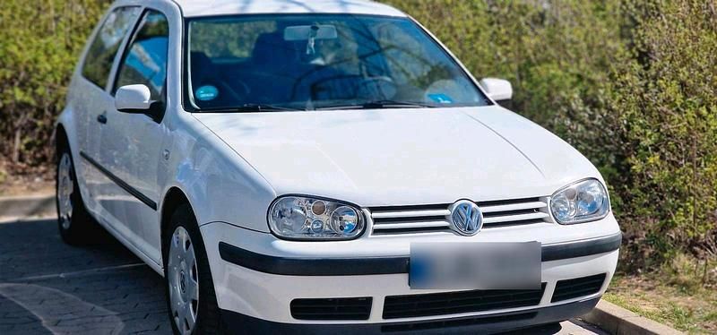 Gebraucht VW Golf IV 105 PS (77 kW) 2001 Weiß Kleinwagen