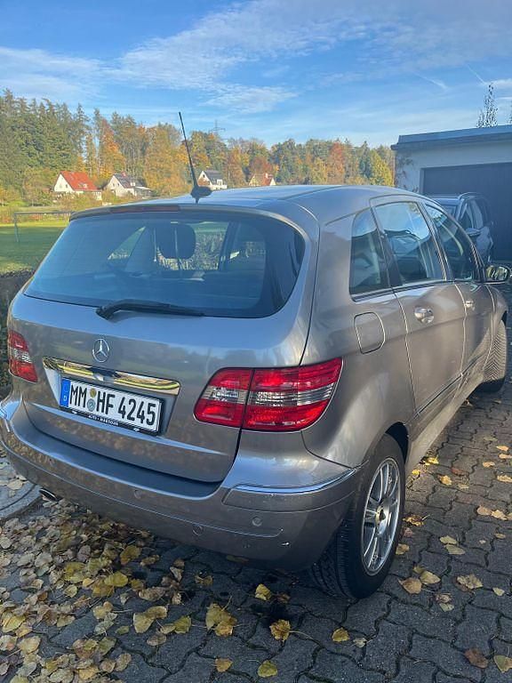 Gebraucht Mercedes B200 136 PS (100 kW) 2006 Grau Van / Kleinbus